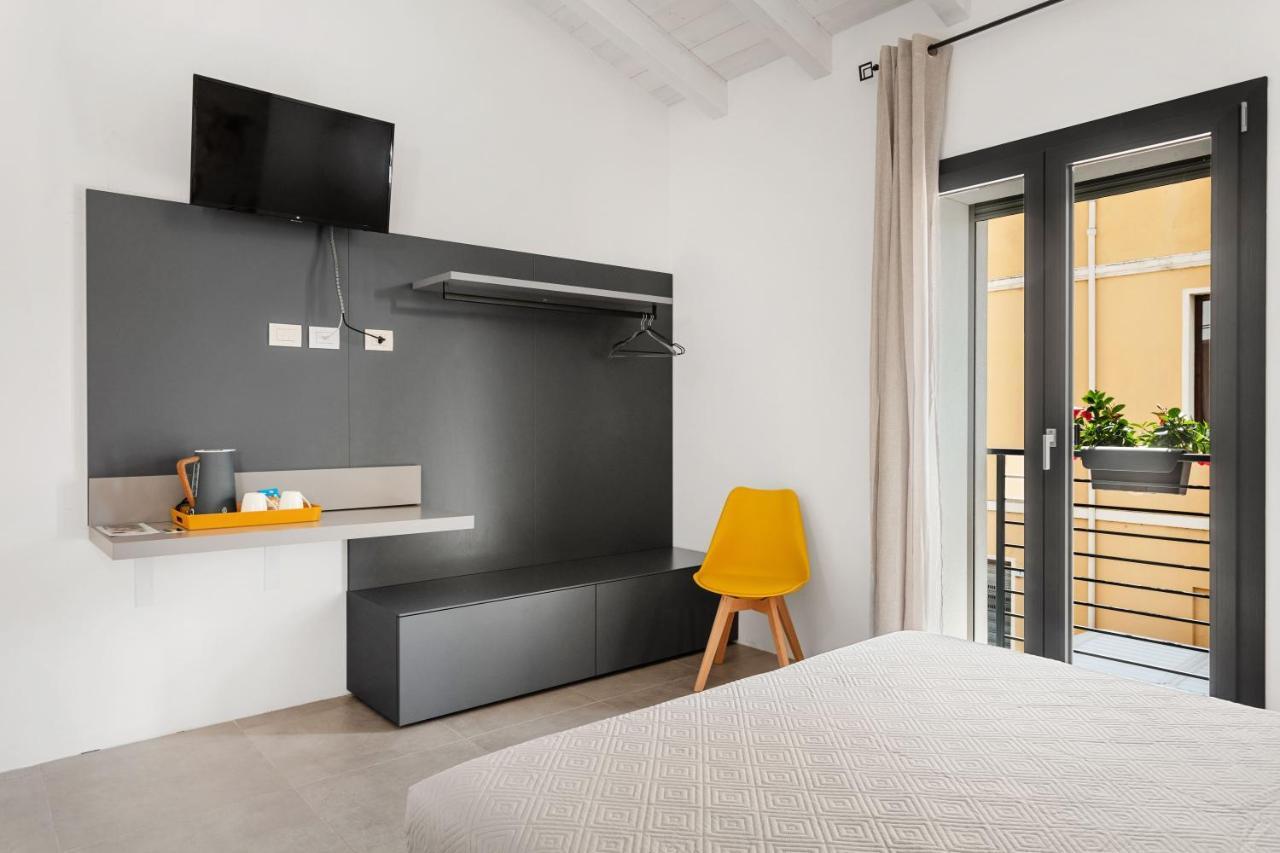 Double D House Bed and Breakfast Olbia Exteriör bild